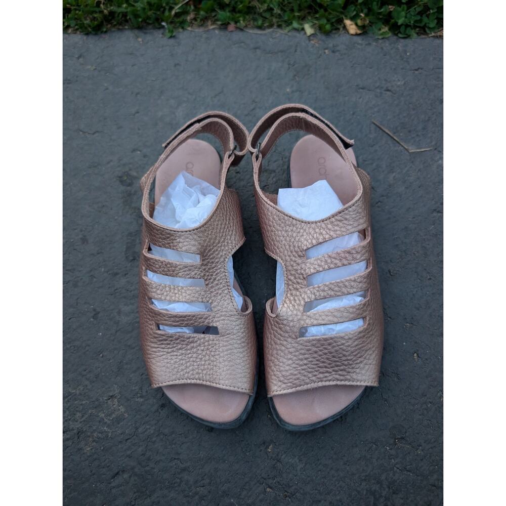 Arche Women's Saorna Antico Fast Metal Slingback Sandal Sz 39 Rose Gold Strappy